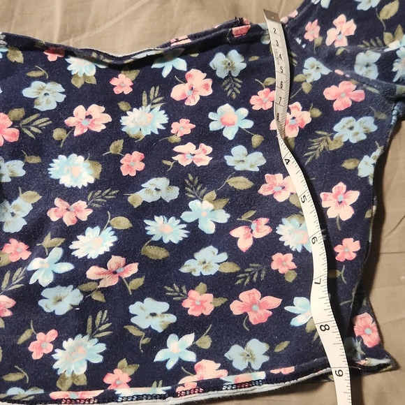 FINAL SALE Hollister Navy floral crop top - Picture 13 of 13